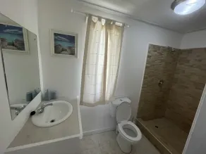 Quaint 1 bedroom apartment close to Mullins Beach - Image 3