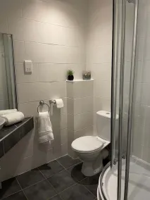 Atlantic Reach – Cozy 2-Bed with Parking - Image 4