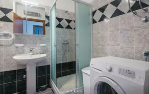 Comfortable apartment in Bartići - Image 2