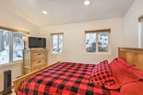 Cozy two bedroom cabin 10 min from Red Rocks 25 min from Denver - Image 4