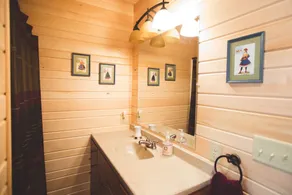 Winter Wonderland dans une cabine classique et confortable - Strawberry Lake Cabin - Image 3