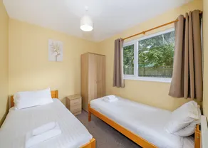 Silver 2 Bedroom Apartment - Image 4
