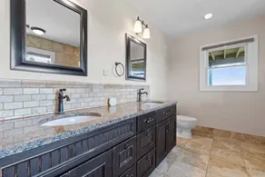 Soundfront Dog Friendly w/ Hot Tub, Private Boat Slip, Easy Windsports Access - Image 2