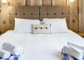 A magnificent bespoke lodge perfect for a family escape with pets. - Image 5
