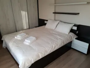 Luxury Two Bedroom Flat - Image 3