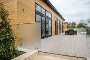 Luxurious 3 bed Lodge with private hot tub close to city of Cambridge - Image 3