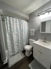 5BR Group Retreat l Near Expo & Downtown l Sleep 12 - Image 4