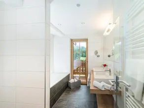 Panorama-suite, Dusche und Bad, WC, 1 Schlafraum - Hotel Lindenhof - Image 3