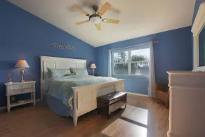 BEAUTIFUL RESORT STYLE CONDO WITH AMAZING LAKE VIEWS!    POOL ACROSS THE STREET! - Image 3