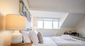 Newly refurbished apartment in city centre - Image 5