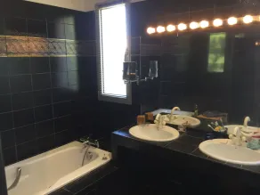Contemporary villa 200 m2 on 8000m2 plot - Image 2