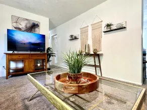 Union Place; Quiet Neighborhood. Updated 3 Bedroom!! - Image 2