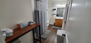 Private downstairs cottage - Image 4
