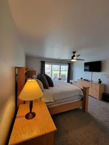 Lakefront Parkview Bay 3BR/2bath Condo, 3 Pools - Image 5