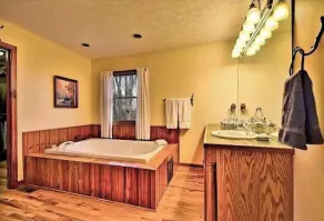 ✶Appalachian Mt Cabin, Mt Views, 3BR 3BA, Fiber Wifi, Family, Hiking, Waterfalls - Image 3