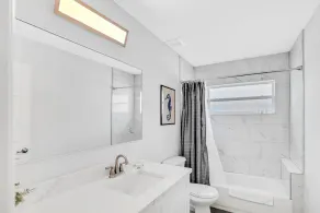 Brand-new duplex with screened pool, furnished lanai, AC, & washer dryer - Image 3