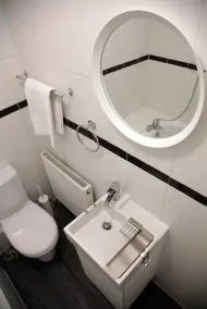 Kings Cross Apartments - Image 4