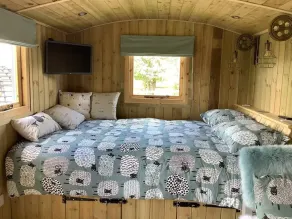 The Shepherds Hut at Hafoty Boeth - Image 5