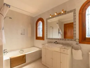 Bellissima villa indipendente per 6 ospiti con A/C, piscina privata, WIFI, TV e patio - Image 4