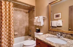 Eagle Point Vail - Two bedroom - Sleeps 6 - Full Kitchen - Shuttle to Ski Area - Image 2