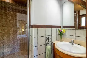 Carbonell, villa with pool close to the sea. - Image 5