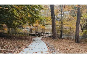 Luxurious 5-Bedroom Lakeside Retreat with Hot Tub, Fire Pit and Dolly Room - Image 2