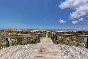 Beach Style Condo includes Smart Speaker and Beach Access - Image 5