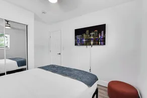 Modern Home 3 Bedrooms with Pool, 18 minutes to Ocean - Image 5