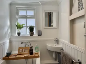 Charming coastal cottage perfect for a break by the seaside, in Deal - Image 2