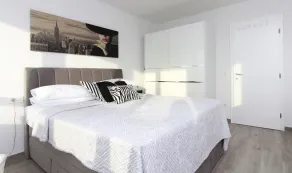 Luxury penthouse with jacuzzi, panoramic view - Image 3