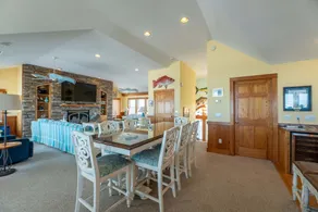 # 1010 Beach Royalty. The Ultimate Feriehus, Elevator, Pool, Hot Tub! - Image 4