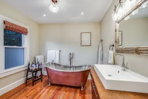 Lovely & Light-Filled Victorian Townhouse with Luxury Amenities   - Image 4