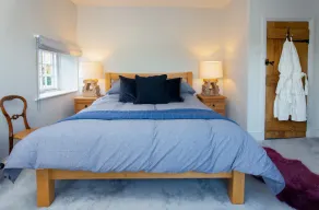 Grade II listed Cottage in Tealby - Image 3