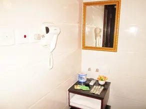 New Shanghai Guest House - Image 4
