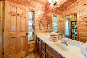 Hemlock Inn by Jackson Mountain Rentals - Image 5