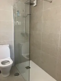 Luxus 2 Schlafzimmer, 2 Badezimmerwohnung in Benahavis-Dorf-Pool und Ansichten - Image 3
