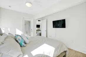 2 Tides: Spacious oceanview home in Oak Island, perfect for 13 guests! - Image 5