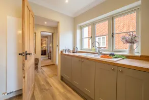 Immaculate luxury retreat in pretty village with great pubs - Box Valley Cottage - Image 2