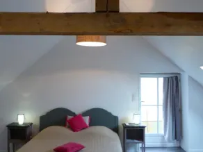Renovated contemporary cottage with garden and pets allowed - Image 3