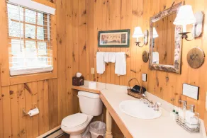 Deerfield Honeymoon Cottage à Autumn Ridge - Image 4