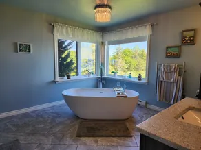 Bay Of Fundy Breeze ~  Ocean Front Home - Image 3