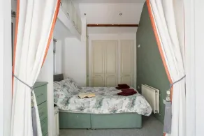 A cottage that sleeps 2 guests  in 1 bedroom - Image 3