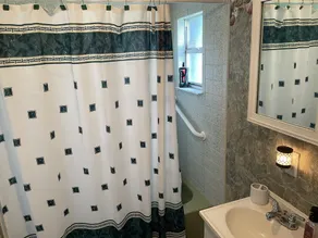 Downtown Inverness historic home, hot tub & pet friendly  - Image 3