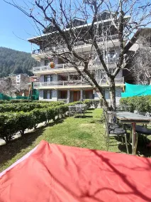 Manali Hotels With Beautiful View & Snow Peak Mountain View - Image 3