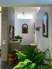 Laid-back tropical loft-living - Image 2