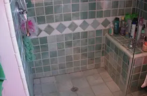 2BD, 1 BA, BUNGALOW FOR 9 GUESTS!! ENTIRE HOUSE W/ DRIVEWAY PARKING!! - Image 3