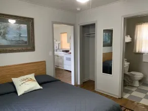 Close to all Amenities-Cabin 6 - Image 2