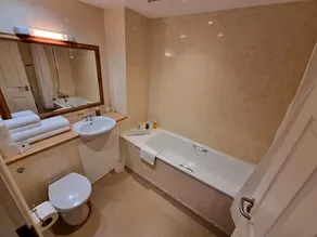 Zucchini Hotel - Image 2