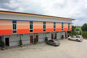 Au Hotel - Image 4