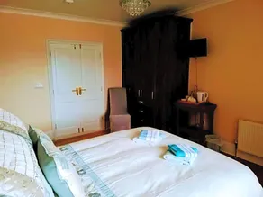 Hunters Lodge B&B - Image 3